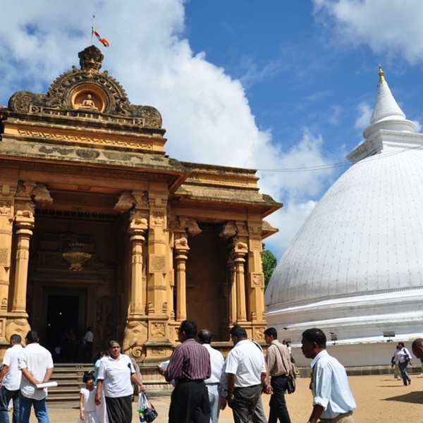Kelaniya-Temple-01
